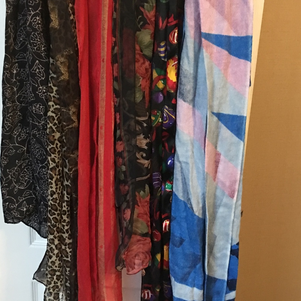 Scarfs - Picture 2 of 8